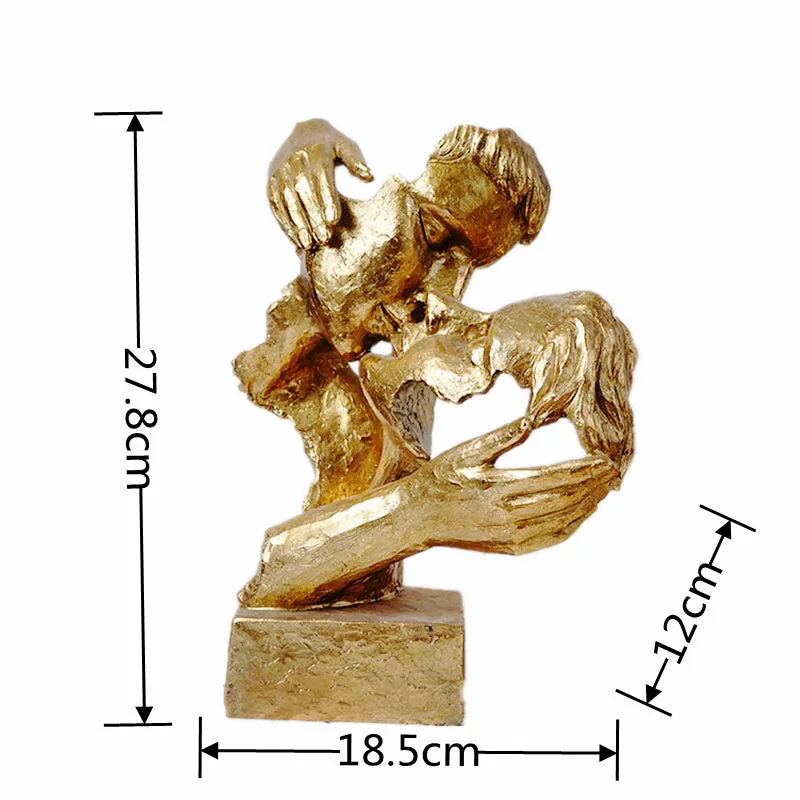 Creative Characters Kissing Artwork Sculptures