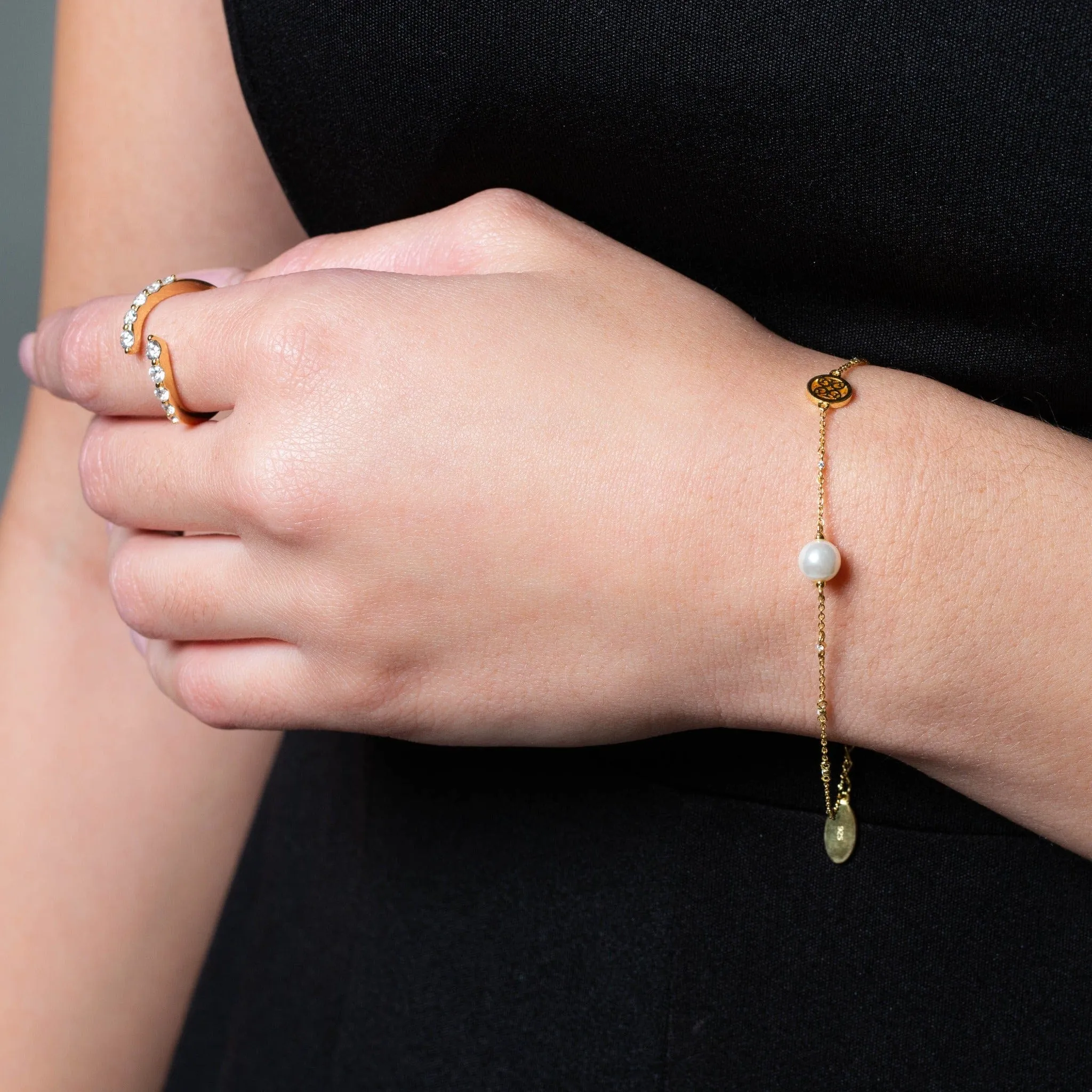 Georgini Red Carpet Globe Pearl Bracelet Gold