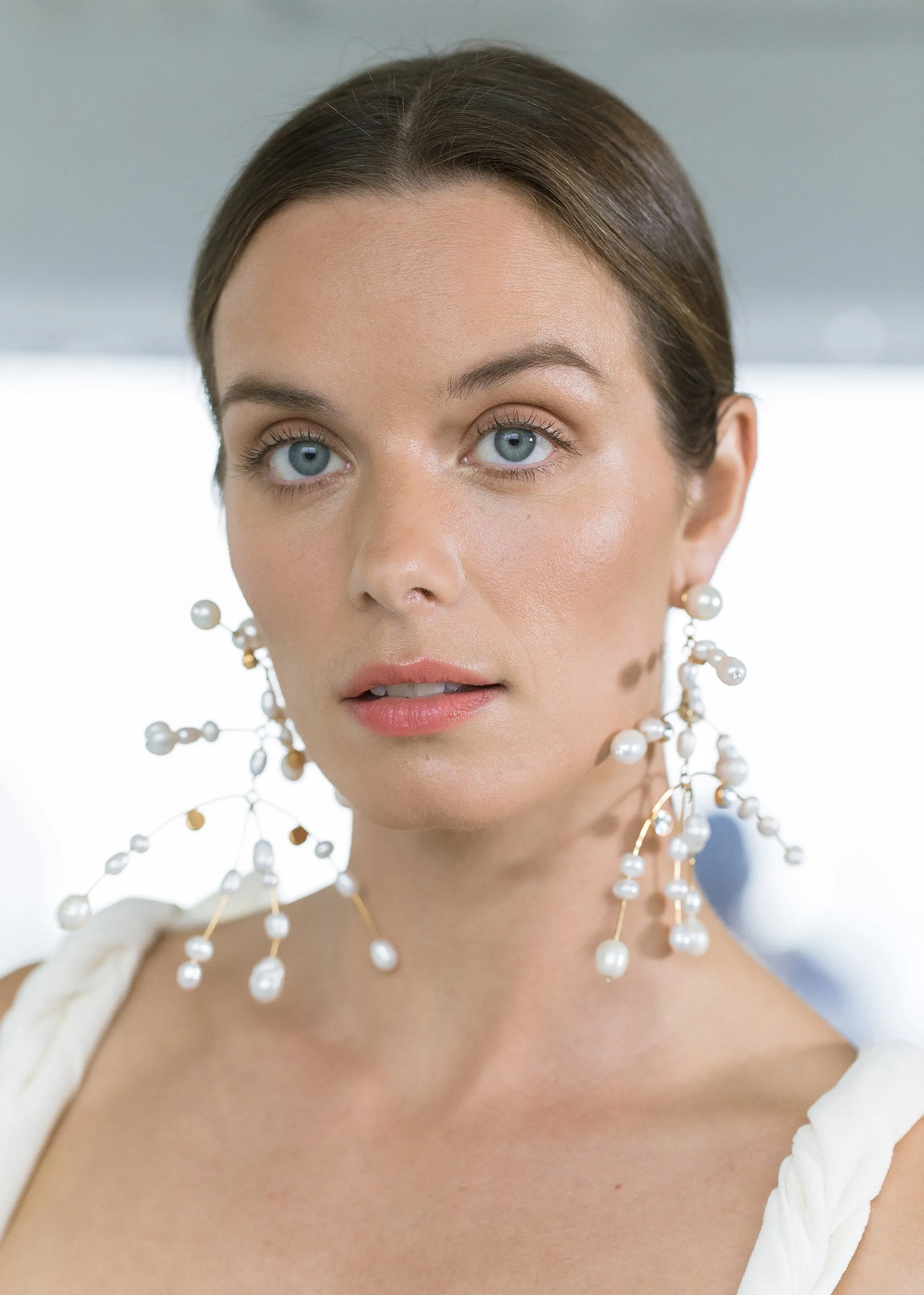 Ilaria Earrings -- Pearl