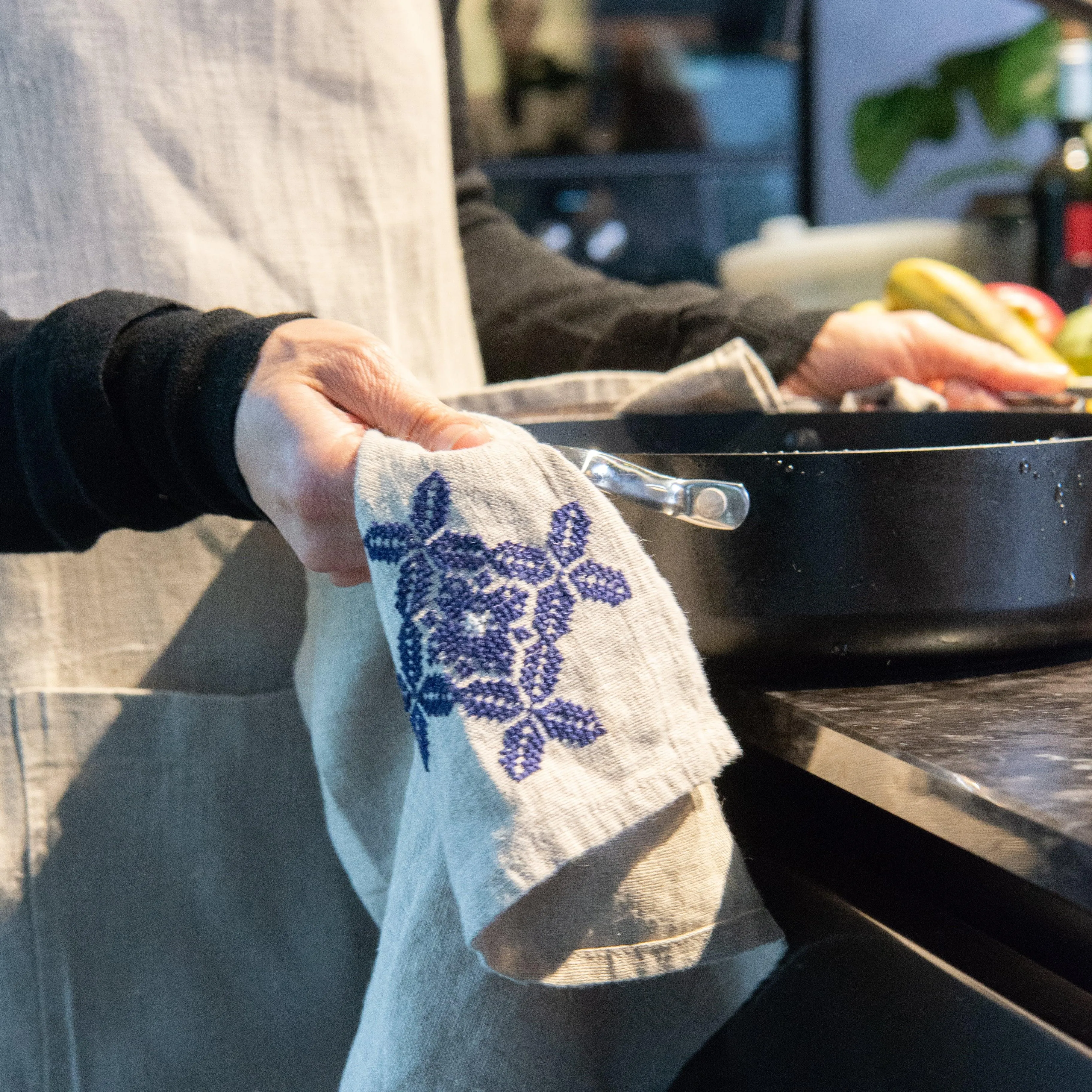 LINEN APRON POPPY