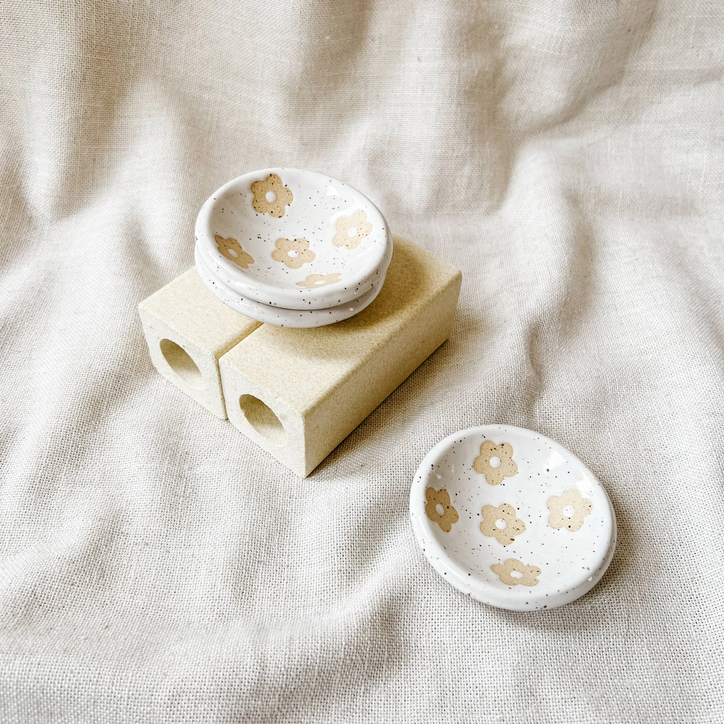 Mini Speckled White Flower Ceramic Dish