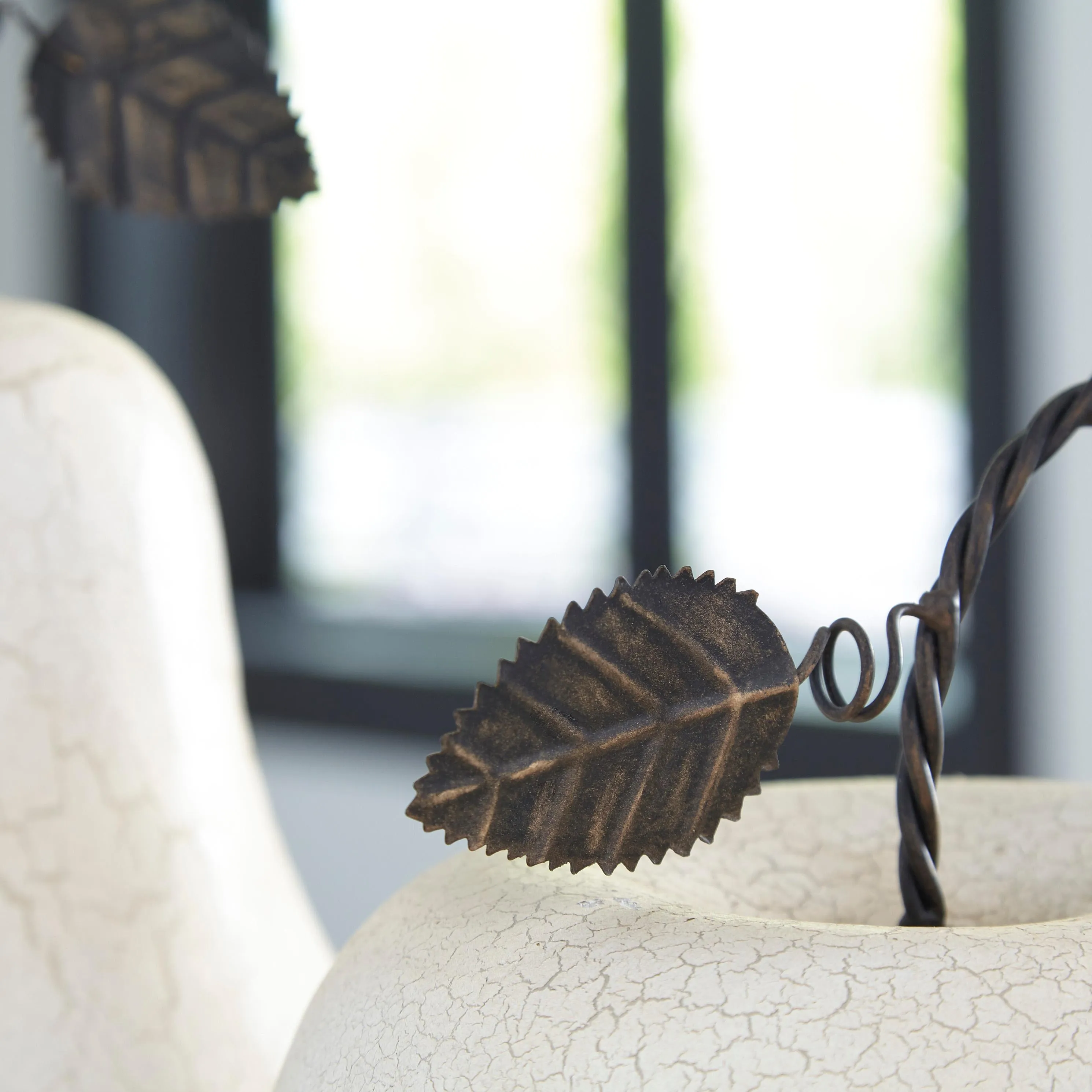 Signature Design by Ashley Bidelia A2000381 Sculpture Set